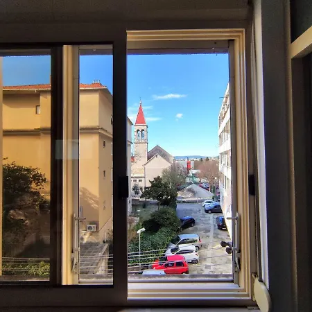 Campanello Apartman *